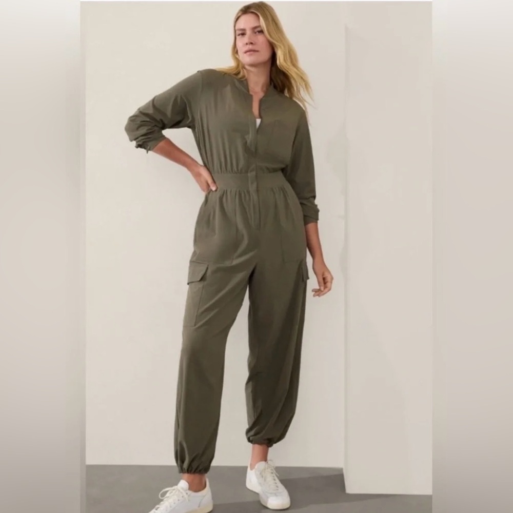 NWOT ATHLETA Utility Jumpsuit -Size 4